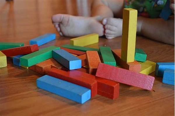 stimulus-perkembangan-otak-anak-dengan-mainan_934144151.jpg