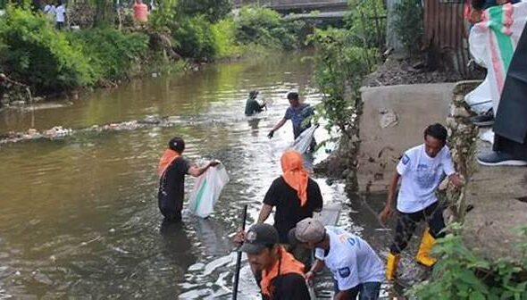 kampanye-edukasi-lingkungan-bagi-penduduk-sungai_3e7c46741.jpg